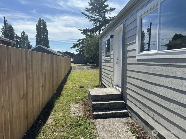 210 24Th Avenue Longview, WA 98632