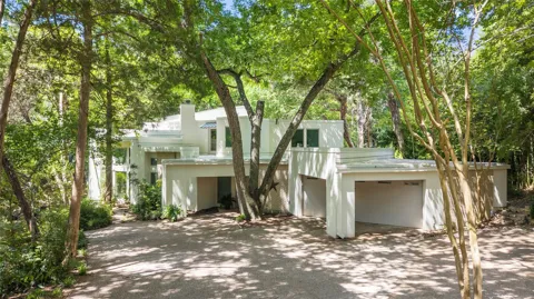 3001 White Oak Drive