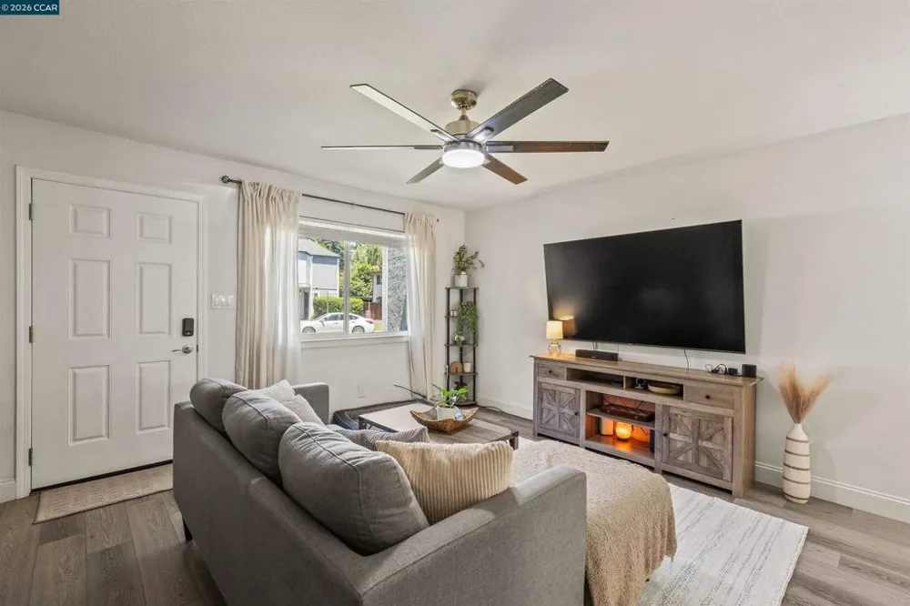 126 Muir Rd Martinez, CA 94553