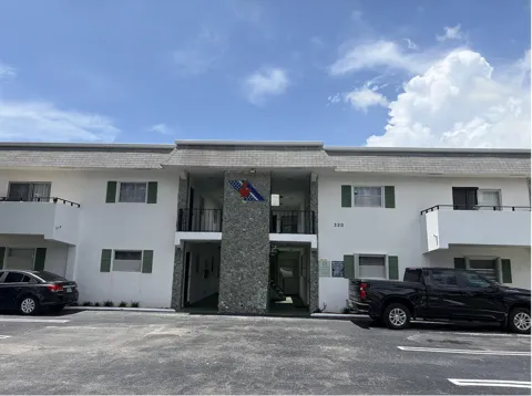320 SW 1st Street #D-4
