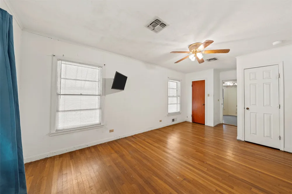 207 Marable Street West, TX 76691