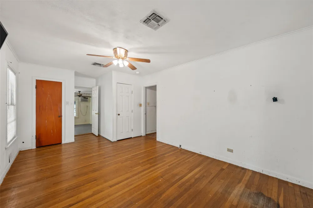 207 Marable Street West, TX 76691