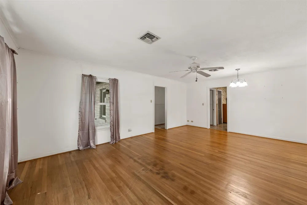 207 Marable Street West, TX 76691