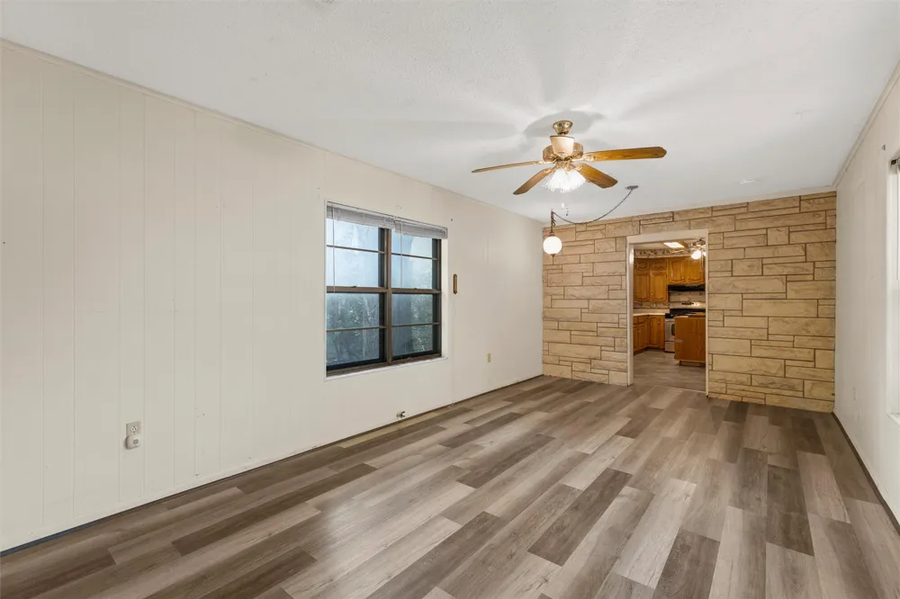 207 Marable Street West, TX 76691