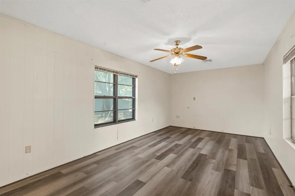 207 Marable Street West, TX 76691