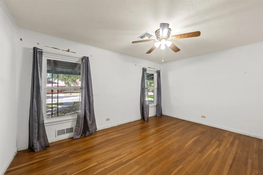 207 Marable Street West, TX 76691