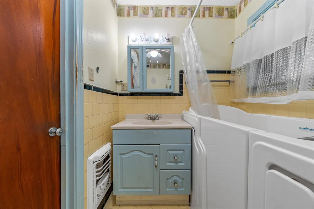 207 Marable Street West, TX 76691