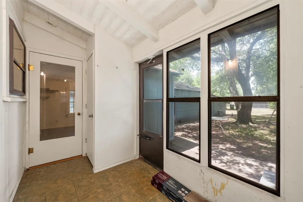 207 Marable Street West, TX 76691