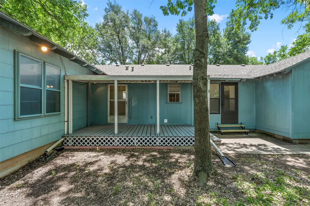 207 Marable Street West, TX 76691