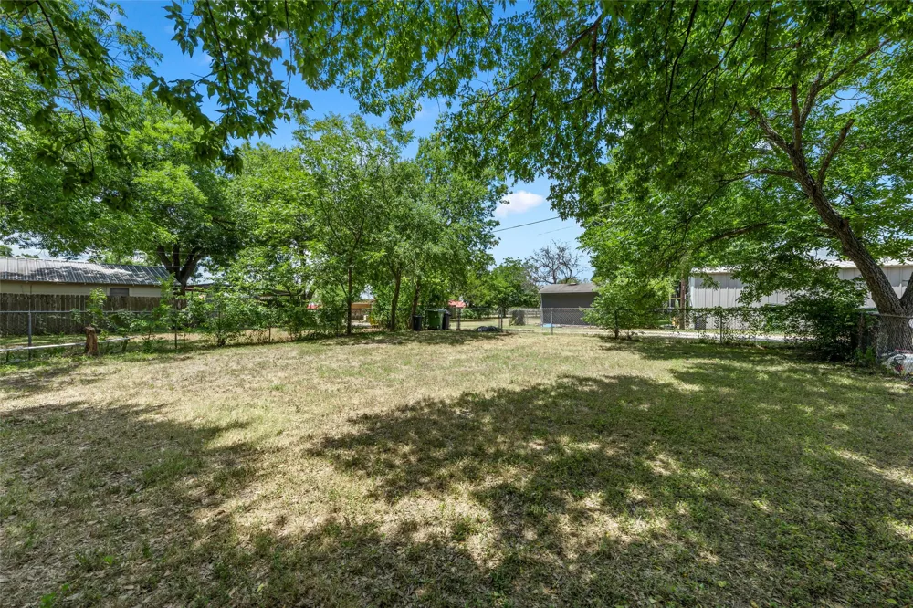 207 Marable Street West, TX 76691