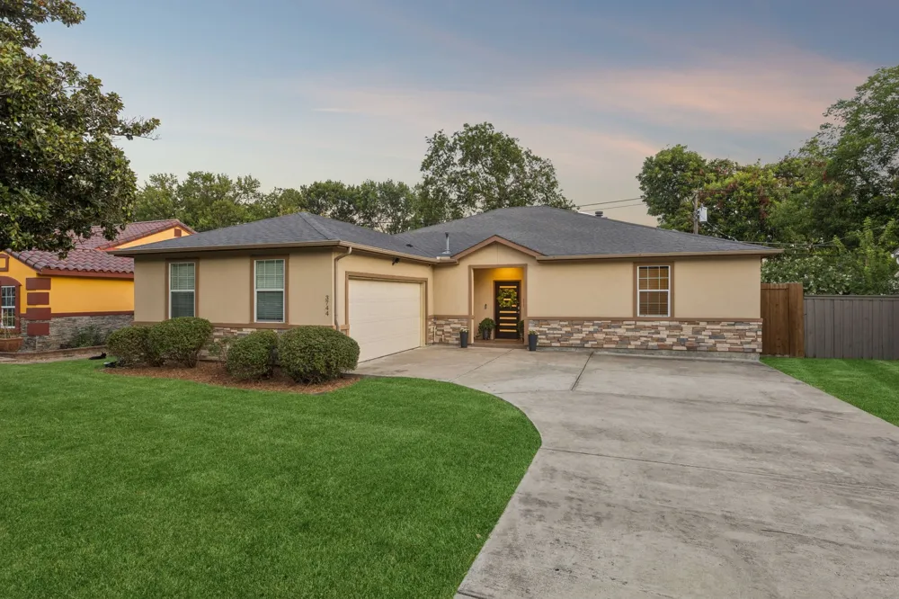 3744 Highgrove Drive Dallas, TX 75220