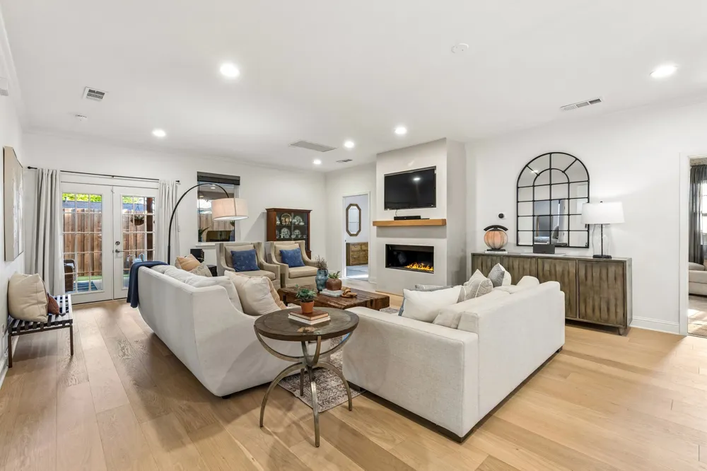 3744 Highgrove Drive Dallas, TX 75220