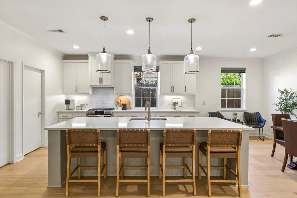 3744 Highgrove Drive Dallas, TX 75220