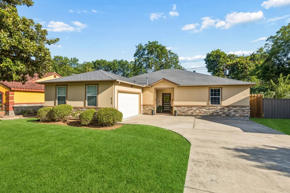 3744 Highgrove Drive Dallas, TX 75220