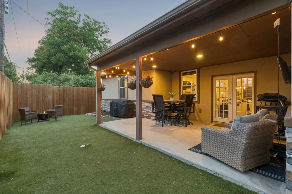 3744 Highgrove Drive Dallas, TX 75220