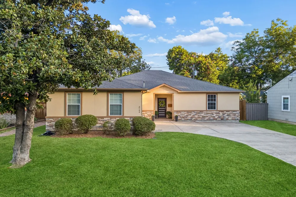 3744 Highgrove Drive Dallas, TX 75220