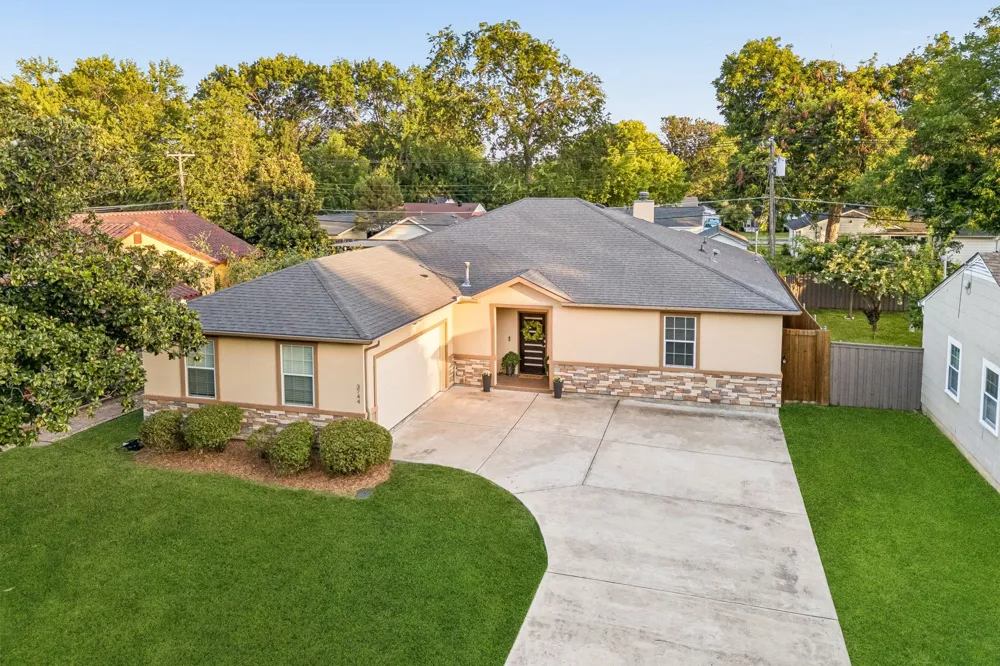 3744 Highgrove Drive Dallas, TX 75220