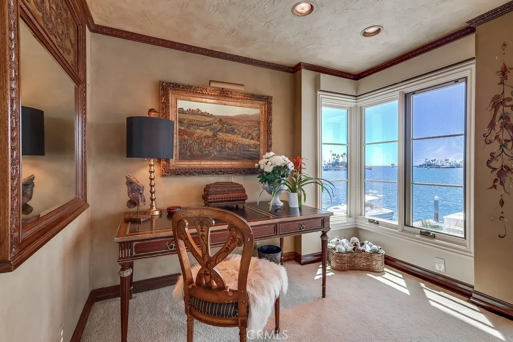 6048 Lido Long Beach, CA 90803