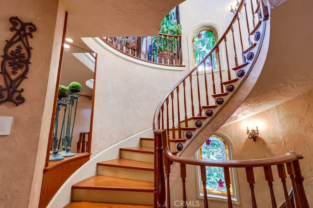 6048 Lido Long Beach, CA 90803
