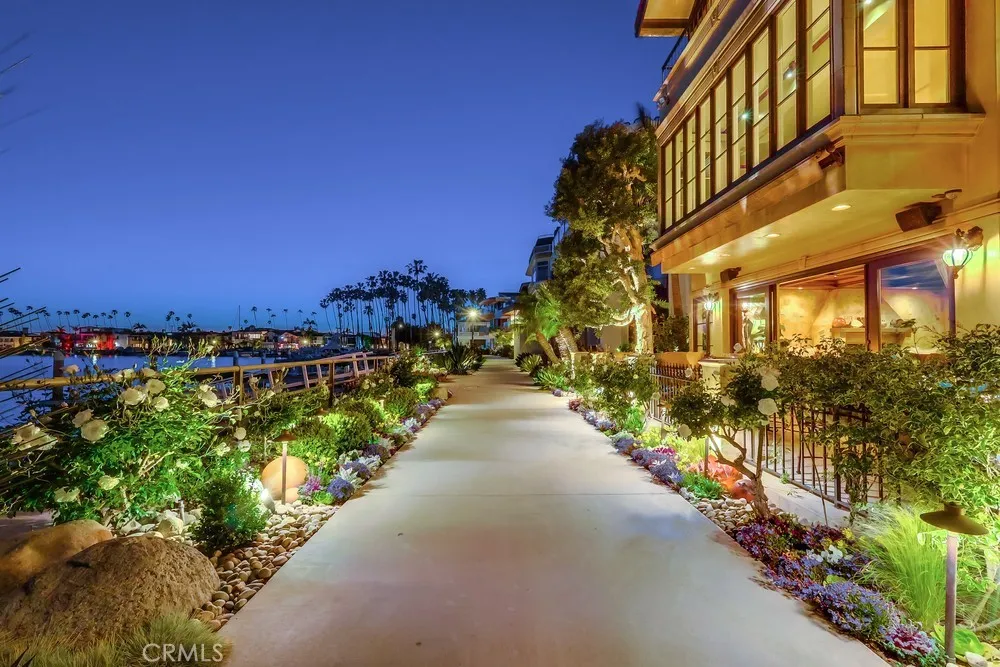 6048 Lido Long Beach, CA 90803