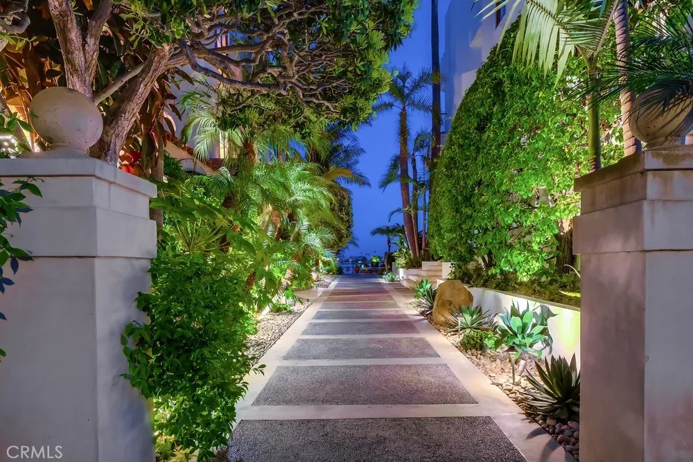 6048 Lido Long Beach, CA 90803