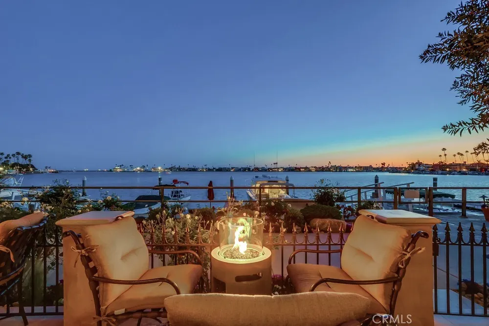 6048 Lido Long Beach, CA 90803