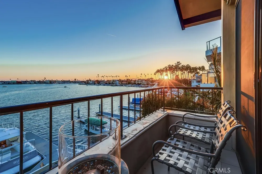 6048 Lido Long Beach, CA 90803