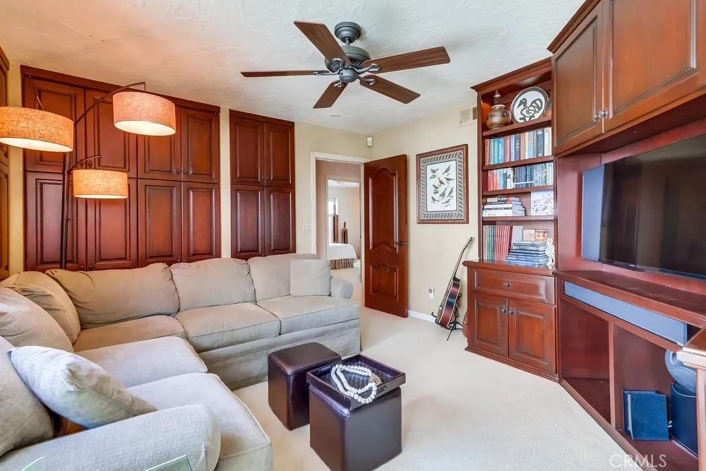 6048 Lido Long Beach, CA 90803
