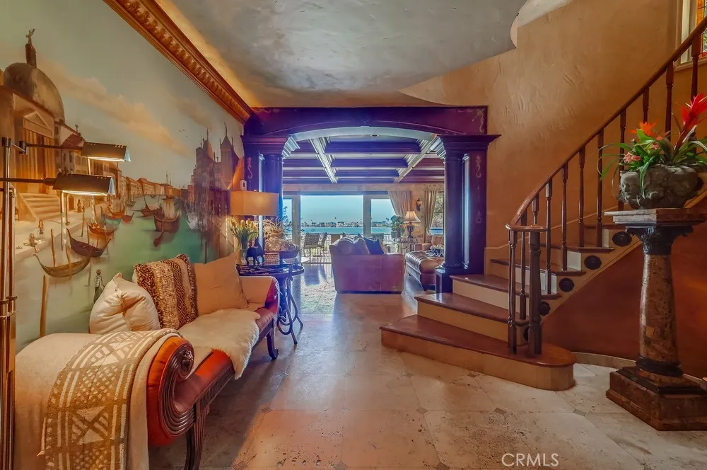 6048 Lido Long Beach, CA 90803