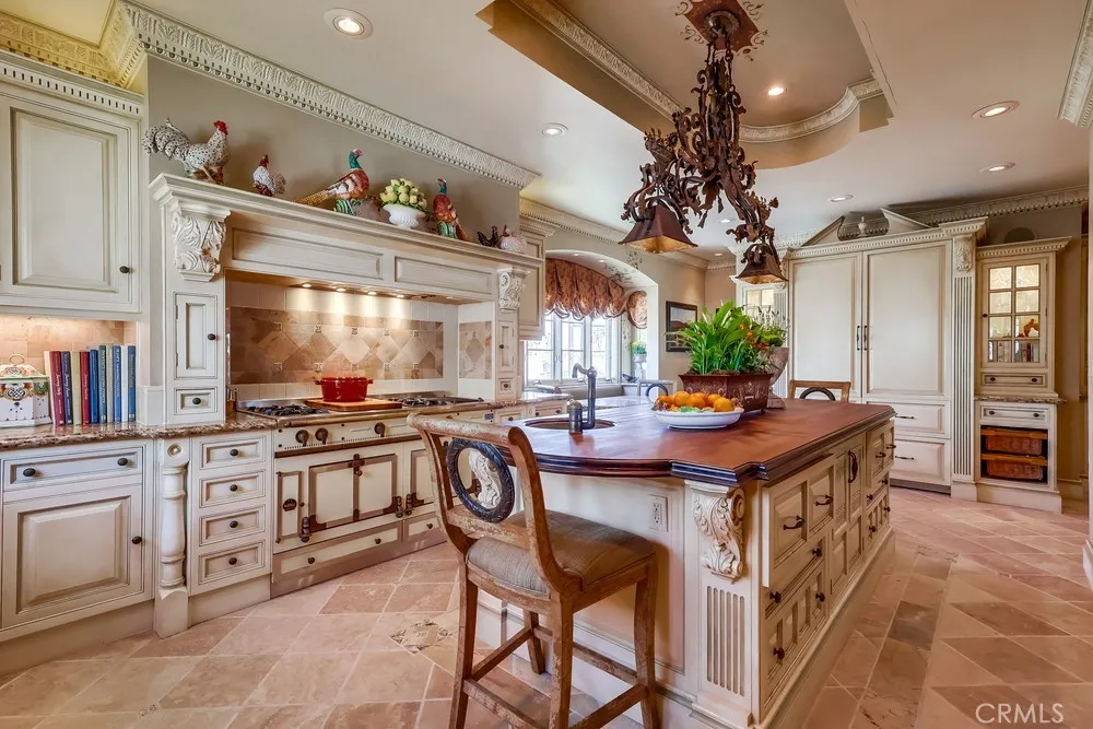 6048 Lido Long Beach, CA 90803