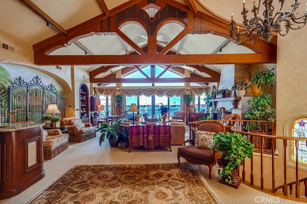 6048 Lido Long Beach, CA 90803