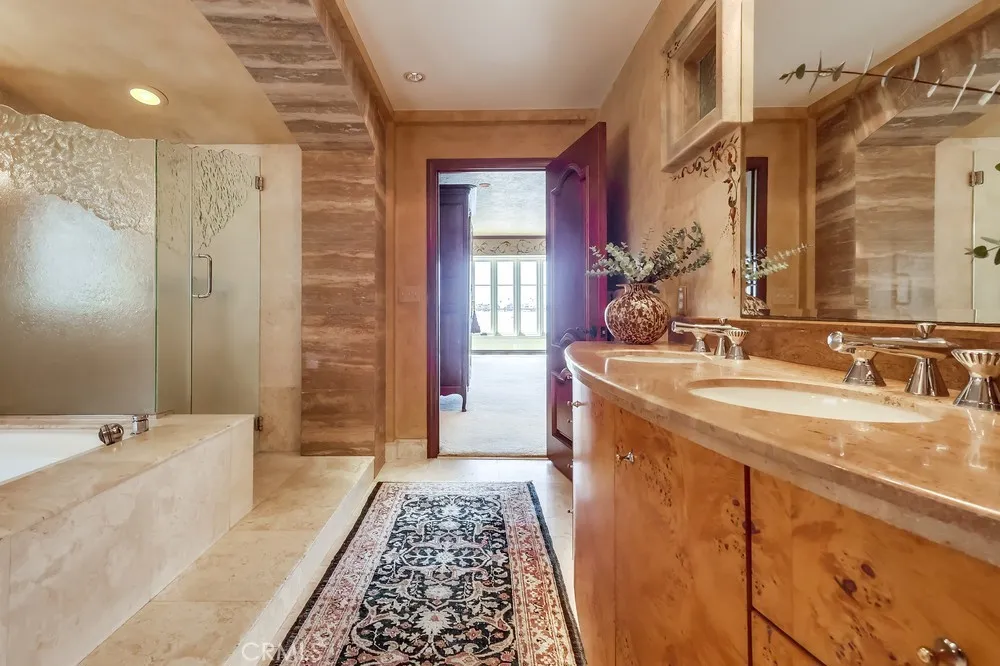6048 Lido Long Beach, CA 90803