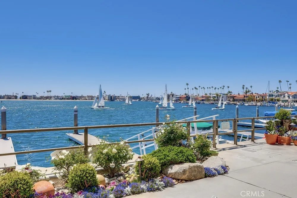 6048 Lido Long Beach, CA 90803