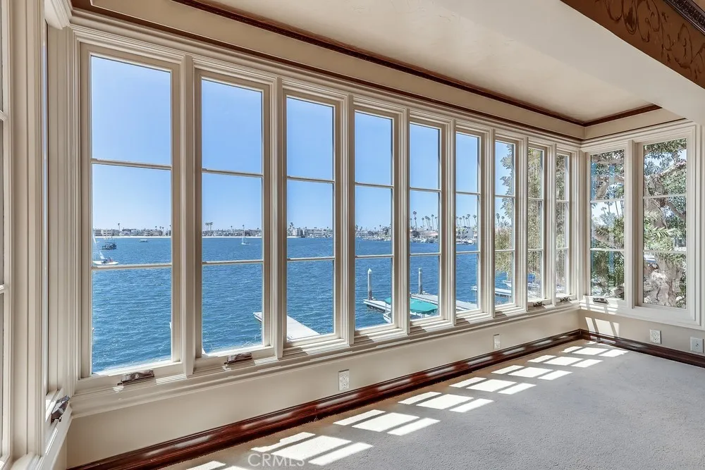 6048 Lido Long Beach, CA 90803