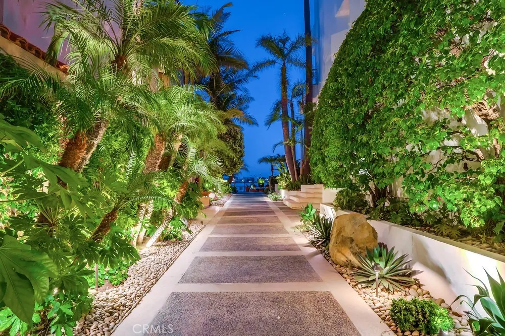 6048 Lido Long Beach, CA 90803