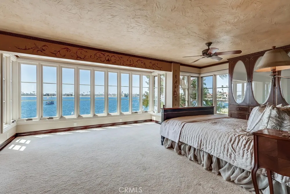 6048 Lido Long Beach, CA 90803