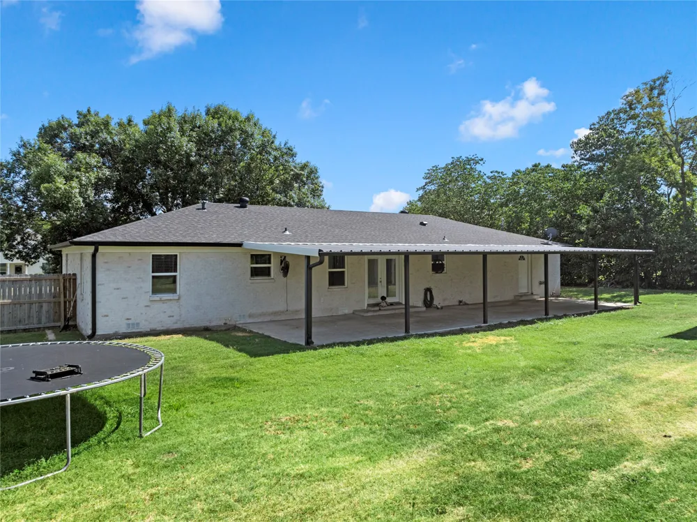 525 W 7th Street Crawford, TX 76638