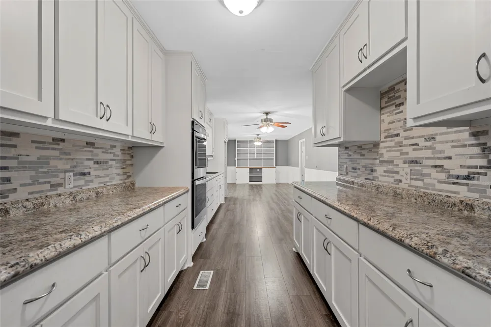 525 W 7th Street Crawford, TX 76638