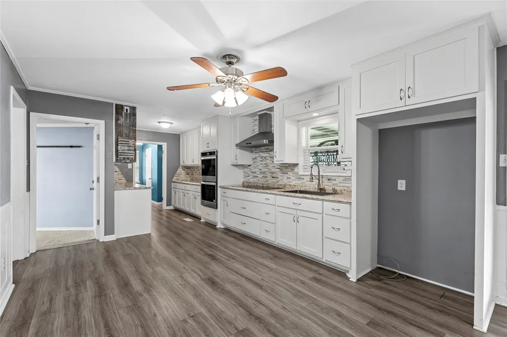 525 W 7th Street Crawford, TX 76638