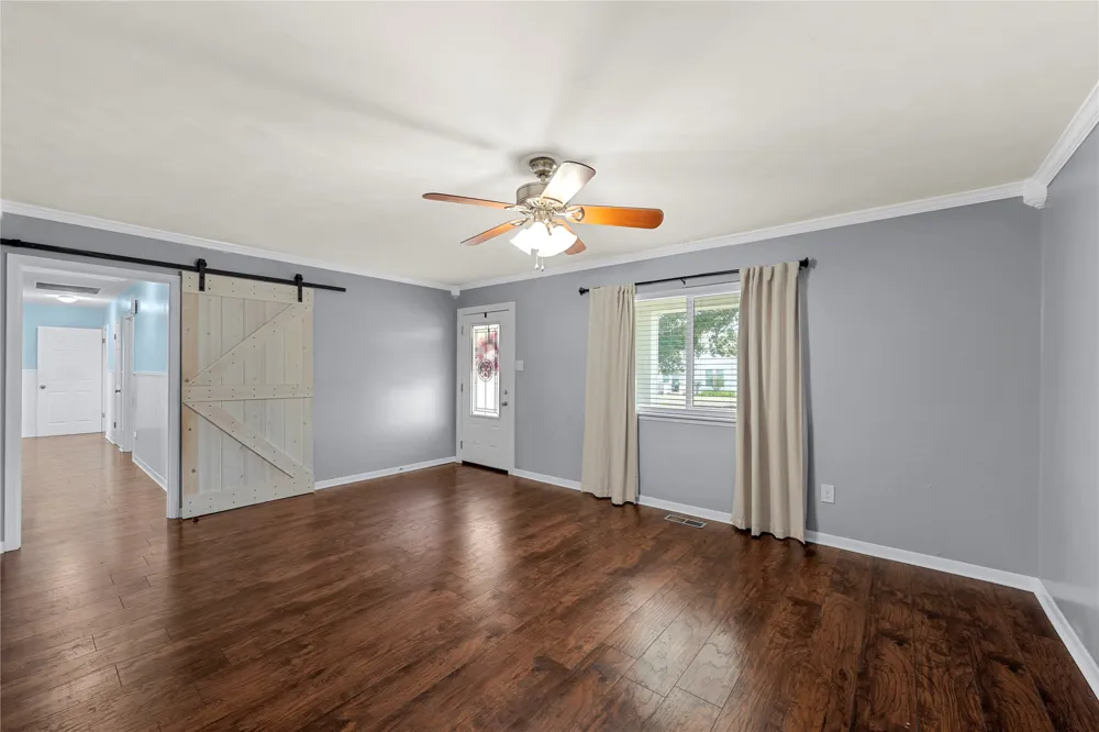 525 W 7th Street Crawford, TX 76638