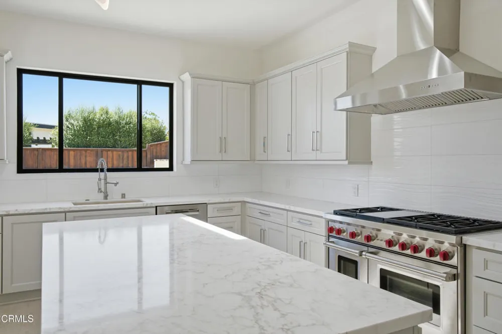 1013 Colina Vista Ventura, CA 93003
