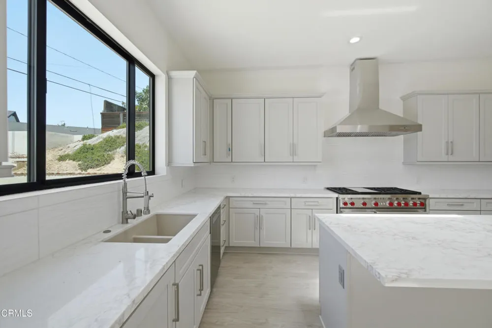 1013 Colina Vista Ventura, CA 93003