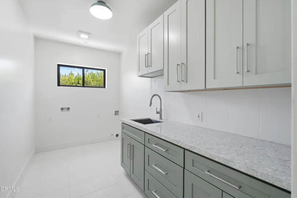 1013 Colina Vista Ventura, CA 93003