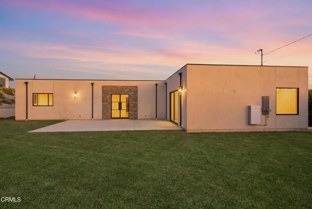 1013 Colina Vista Ventura, CA 93003