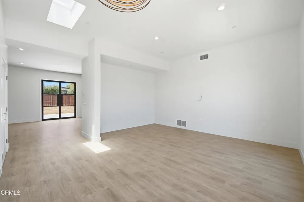 1013 Colina Vista Ventura, CA 93003
