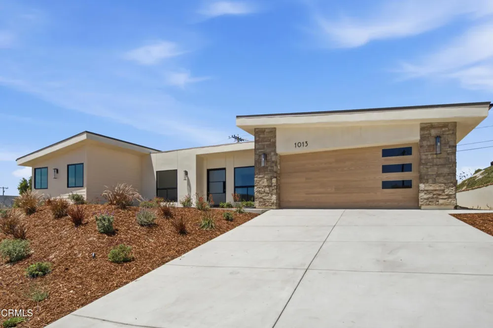 1013 Colina Vista Ventura, CA 93003
