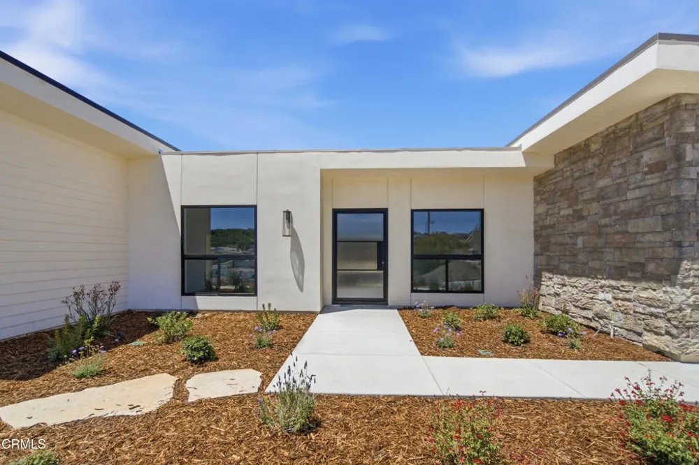 1013 Colina Vista Ventura, CA 93003