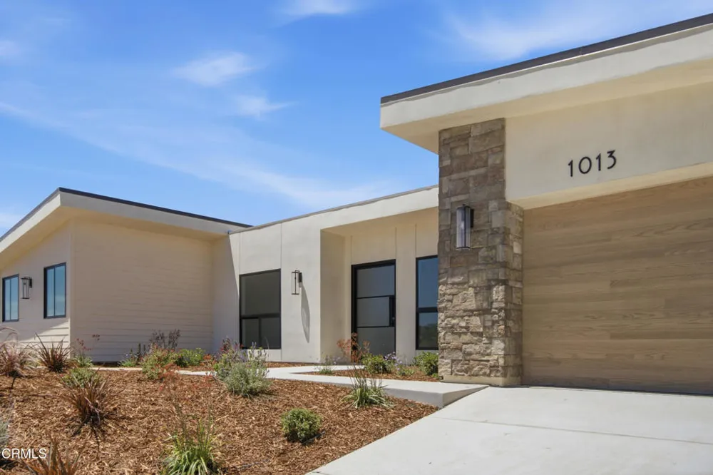 1013 Colina Vista Ventura, CA 93003