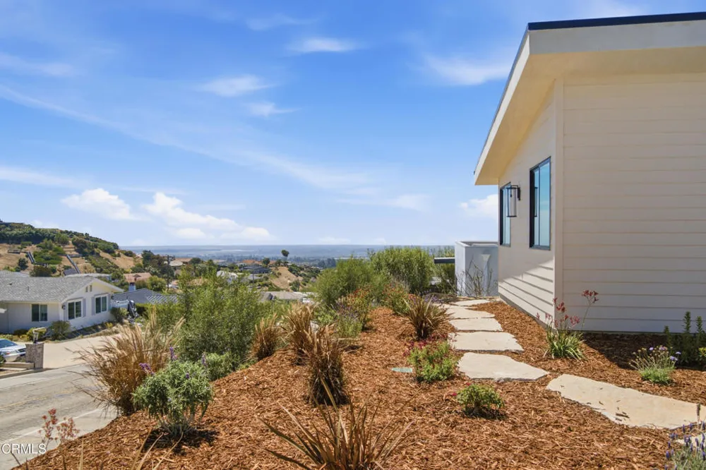 1013 Colina Vista Ventura, CA 93003