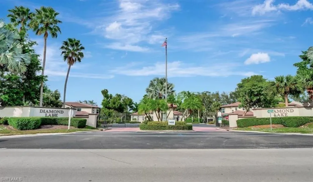 200 Diamond Circle #202 Naples, FL 34110